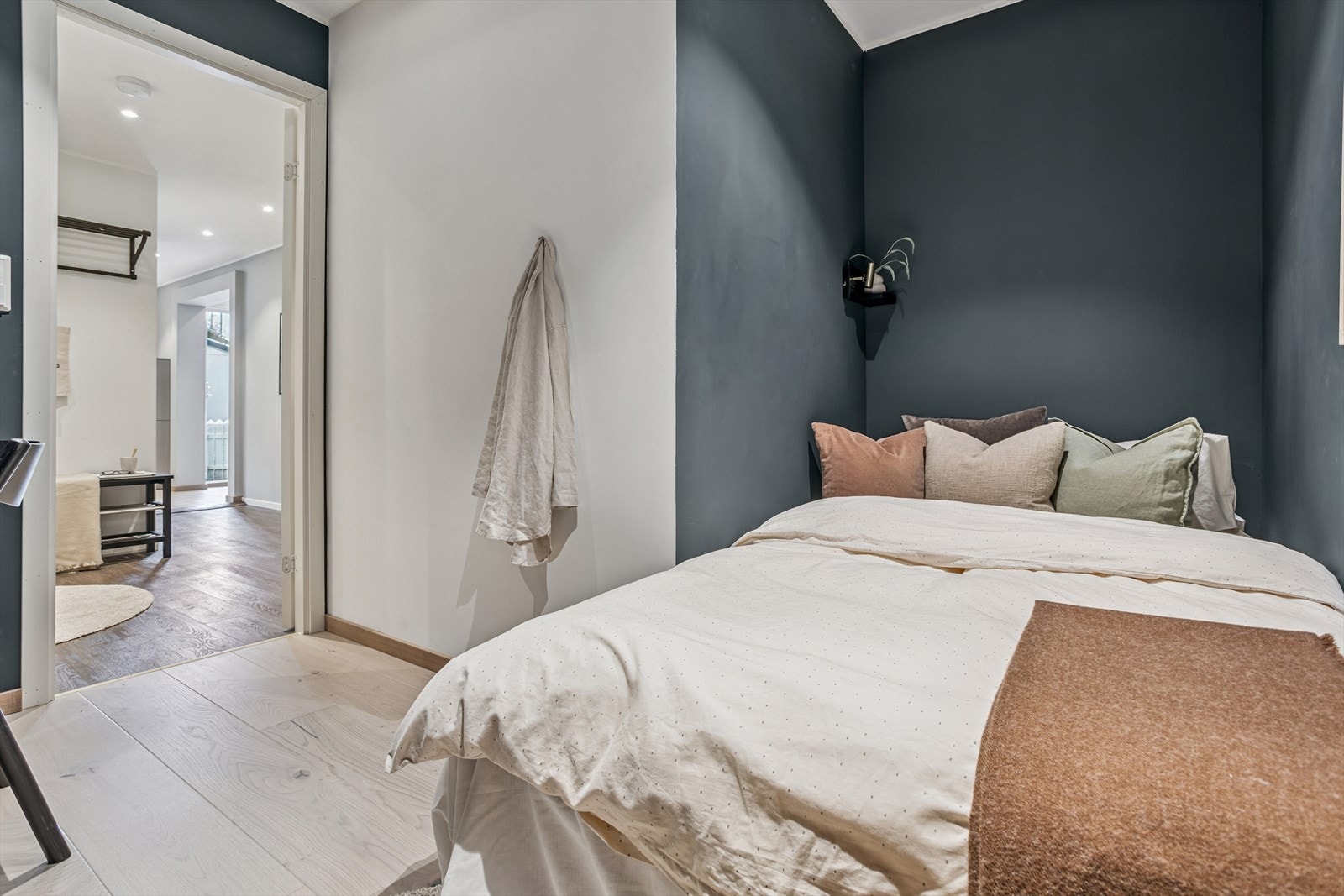 I tillegg er det et disponibelt rom på 7m², innredet med samme kvaliteter som soverommet. Galleribilde