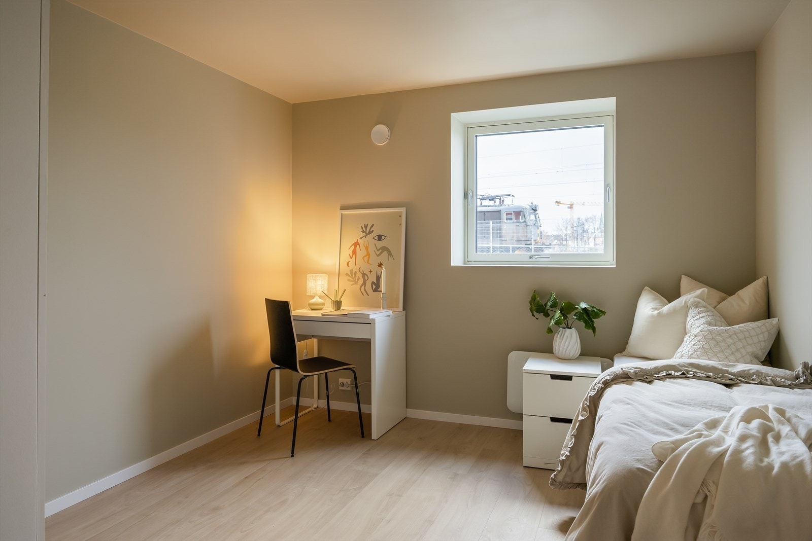 Soverom på 10m² med fleksible innredningsmuligheter. Galleribilde