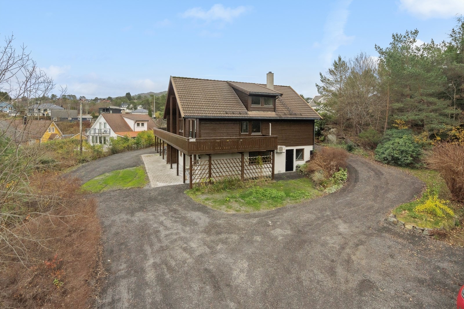 Stor tomt på hele 1977.2 m². Galleribilde