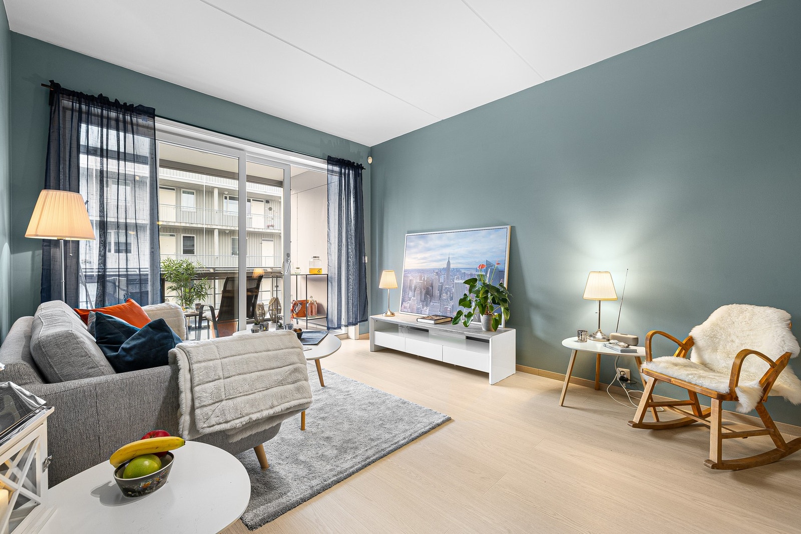 EiendomsMegler 1 ved Eystein Wullum har gleden av å presentere Wilhelm K. Størens veg 59! (Foto: Julian Nonstad/Nonstad foto) Galleribilde