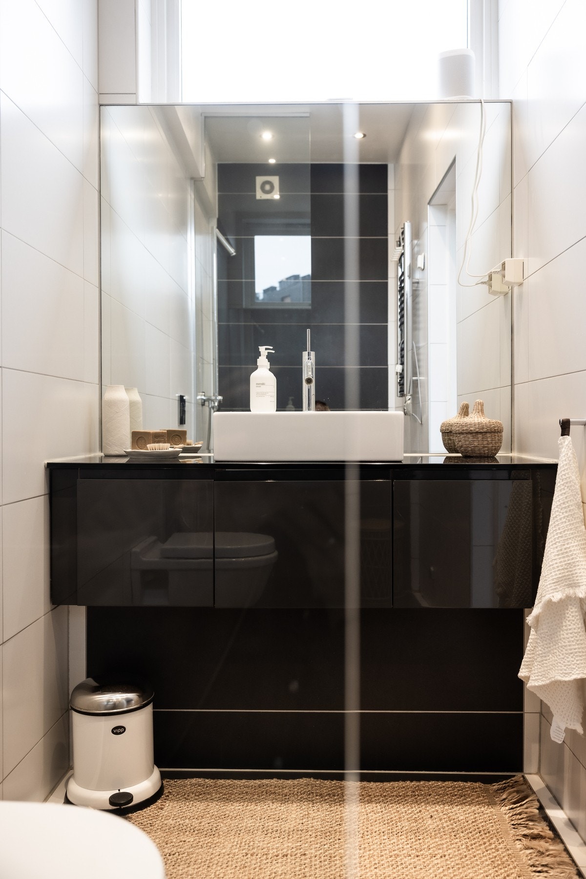 Hovedsoverommet har direkte adkomst til privat bad (bad nr 1). Galleribilde