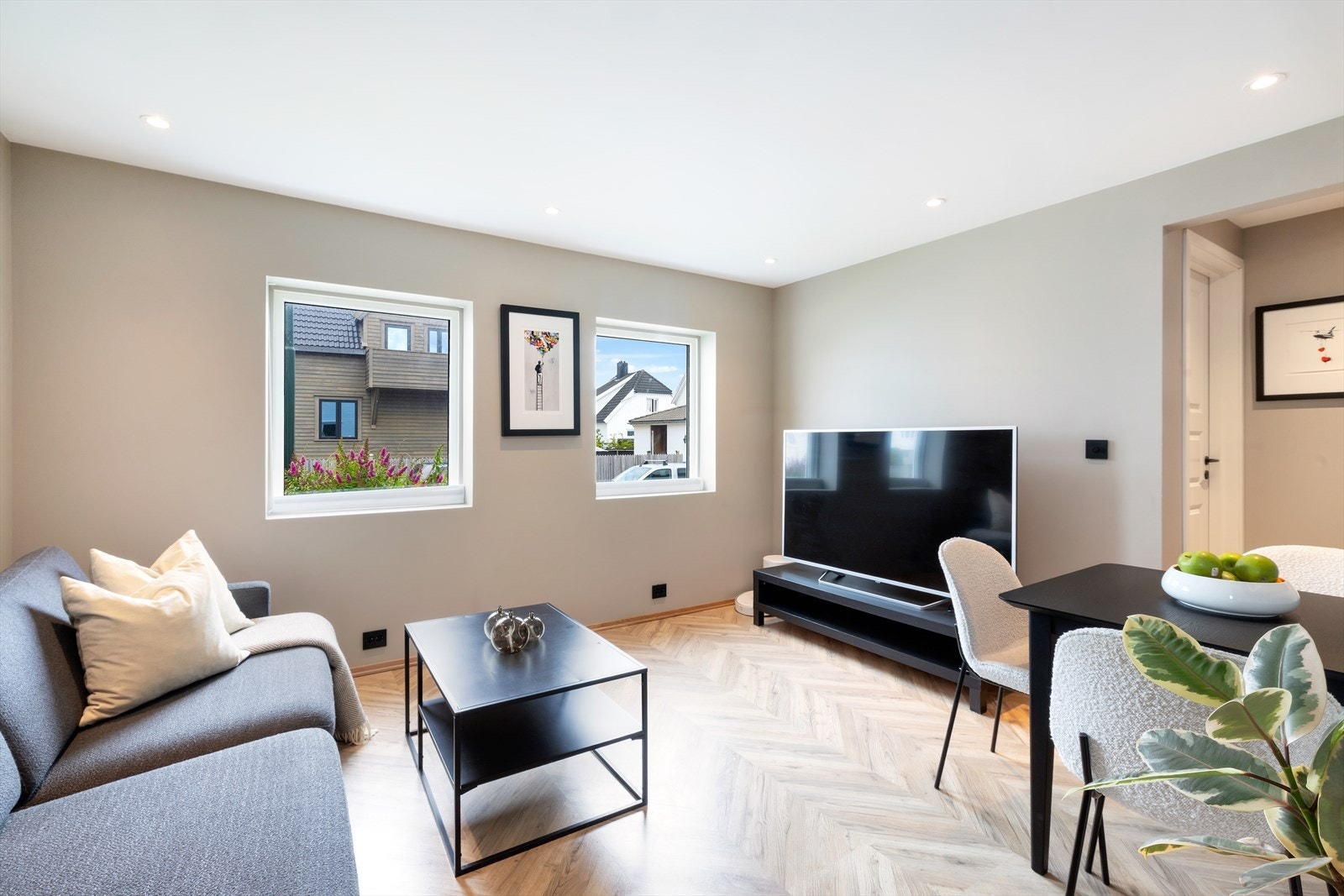 Denne delen er pusset opp med nye gulv og overflater. Galleribilde