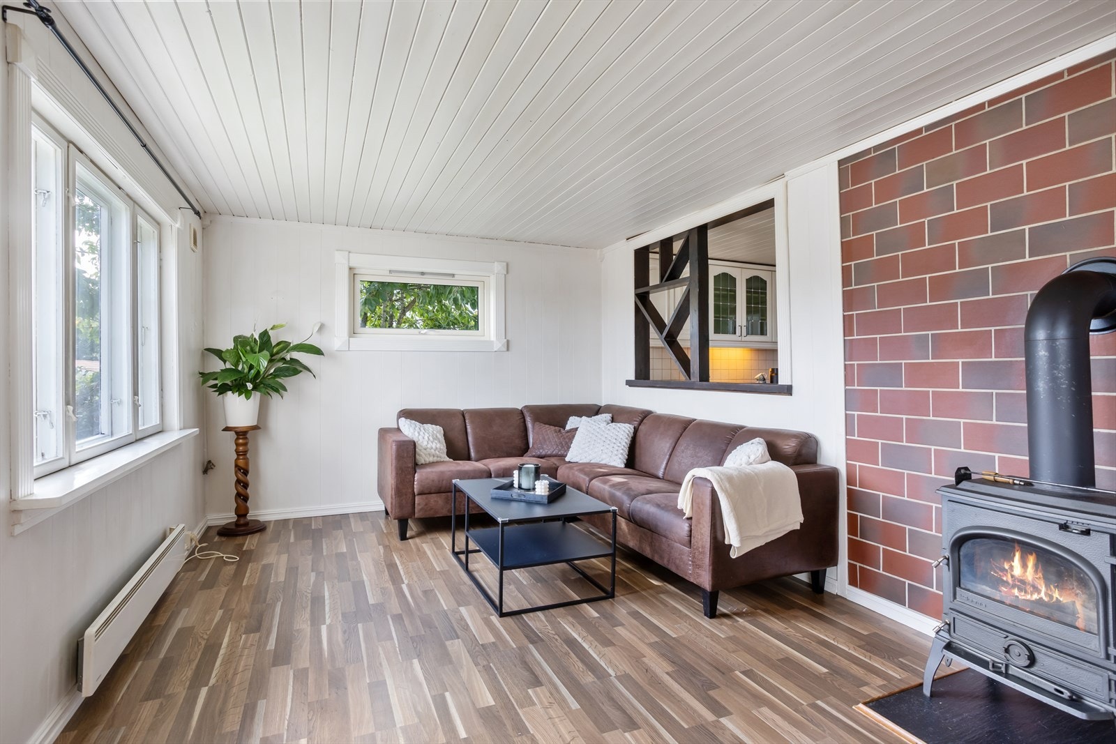 Det er også god plass til sitte-/loungegruppe. Galleribilde