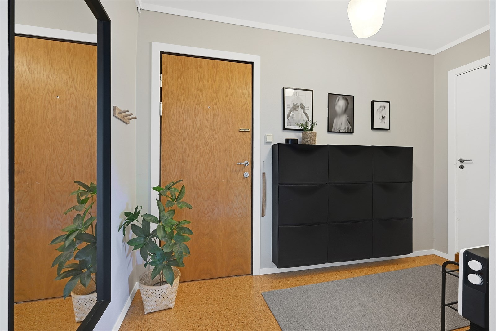 Entré med plass til skoskap. Galleribilde