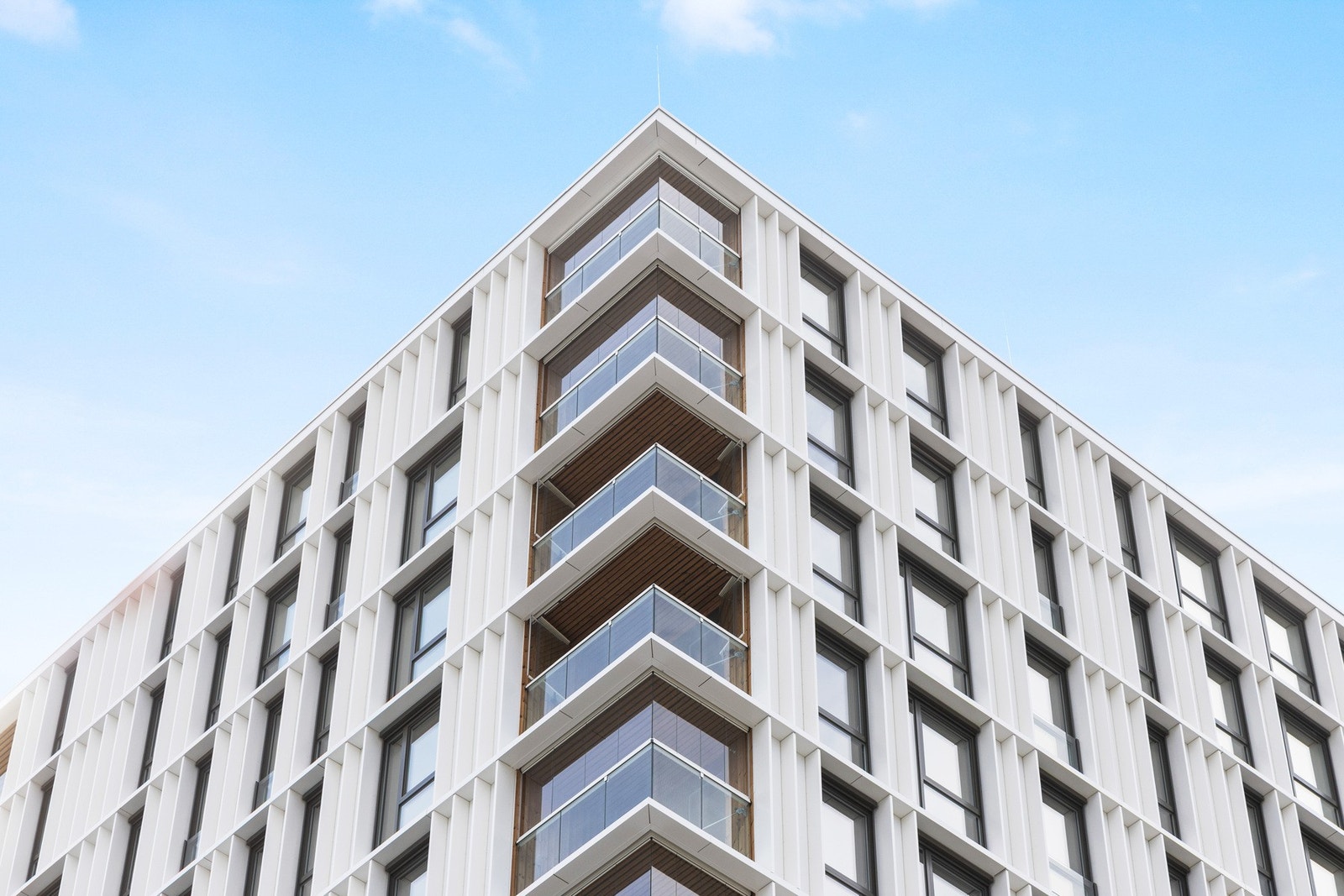 Velkommen til Jørgen Kanitz gate 32 - leilighet ligger i 13 etasje i bygget som er 15 etasjer Galleribilde