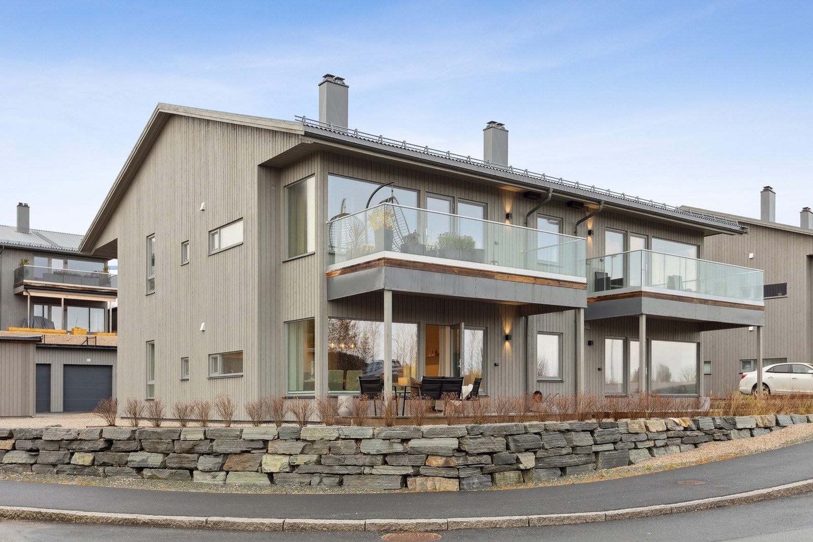 Med leiligheten følger det i tillegg med parkeringsplass og bod. Galleribilde