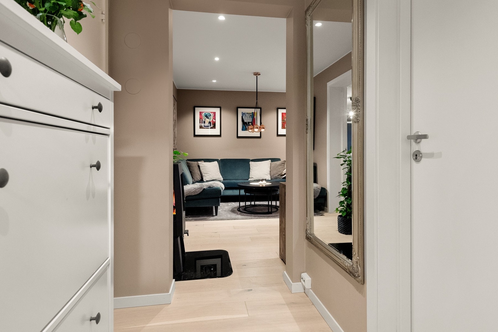 Entréen gir et umiddelbart godt førsteinntrykk. Velkommen! Galleribilde