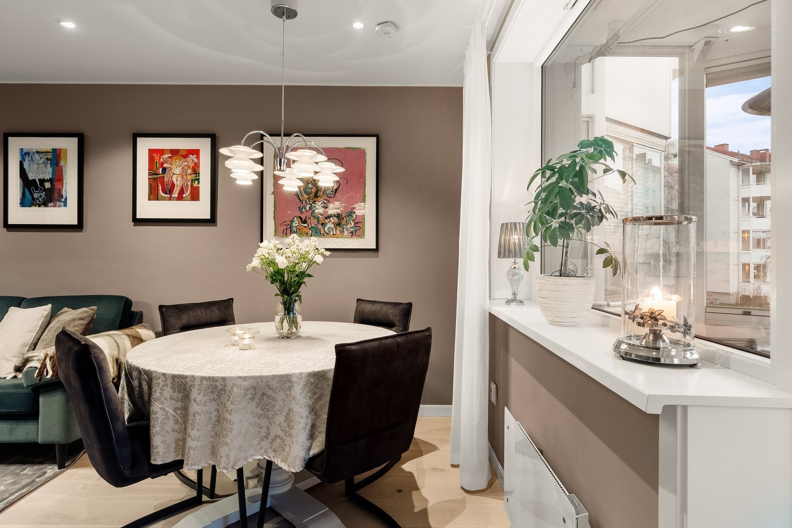 Nyt gode måltider i godt selskap med utsikt! Galleribilde