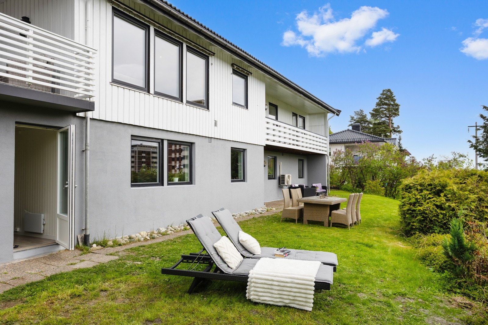 Muren utvendig er nymalt og oppfrisket Galleribilde