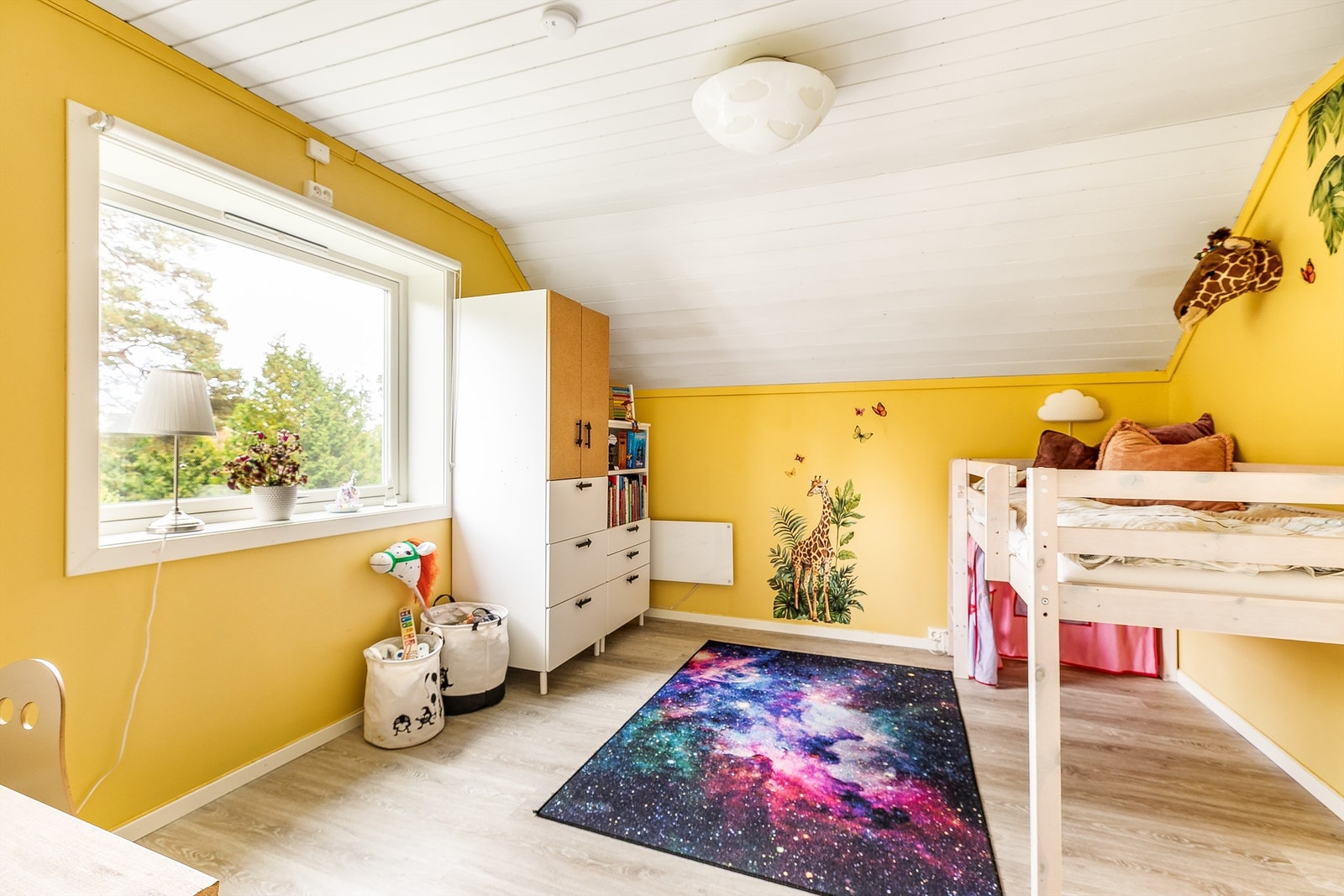 To soverom er velfungerende barnerom, deriblant dette med over 13 kvm. gulvflate. Galleribilde