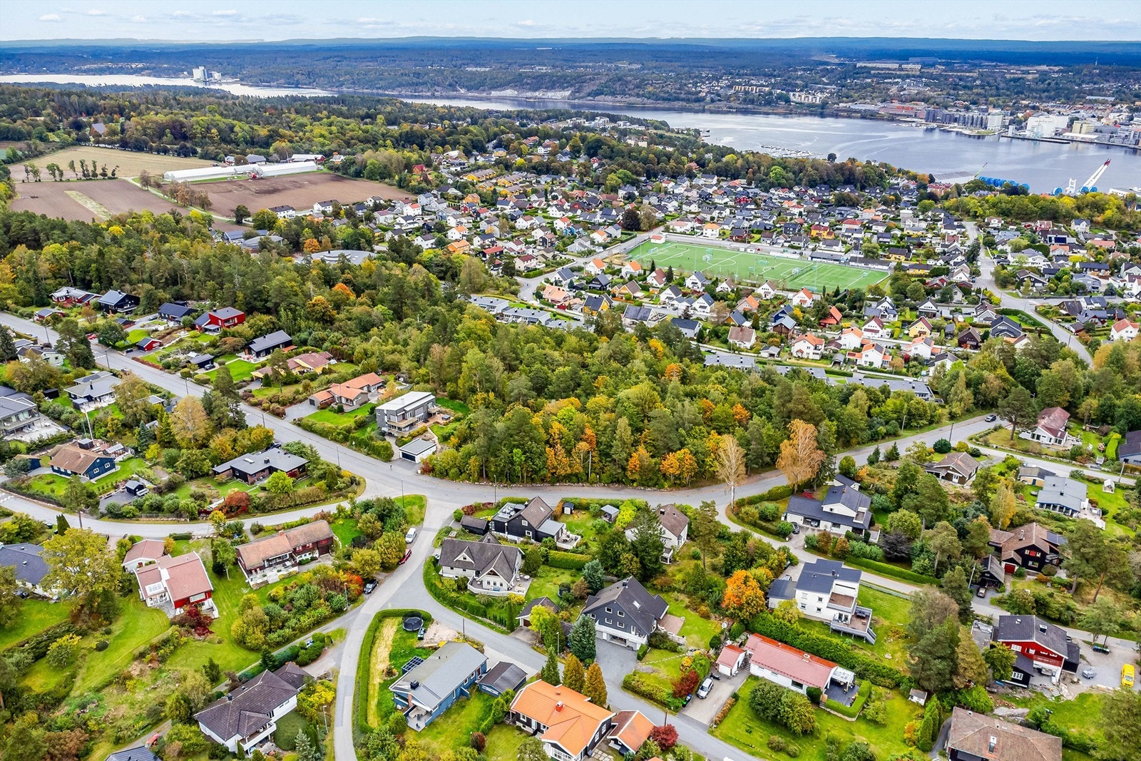 For en småbarnsfamilie er det meget praktisk at både barnehage og barneskole med SFO finnes rett i nærheten. Galleribilde