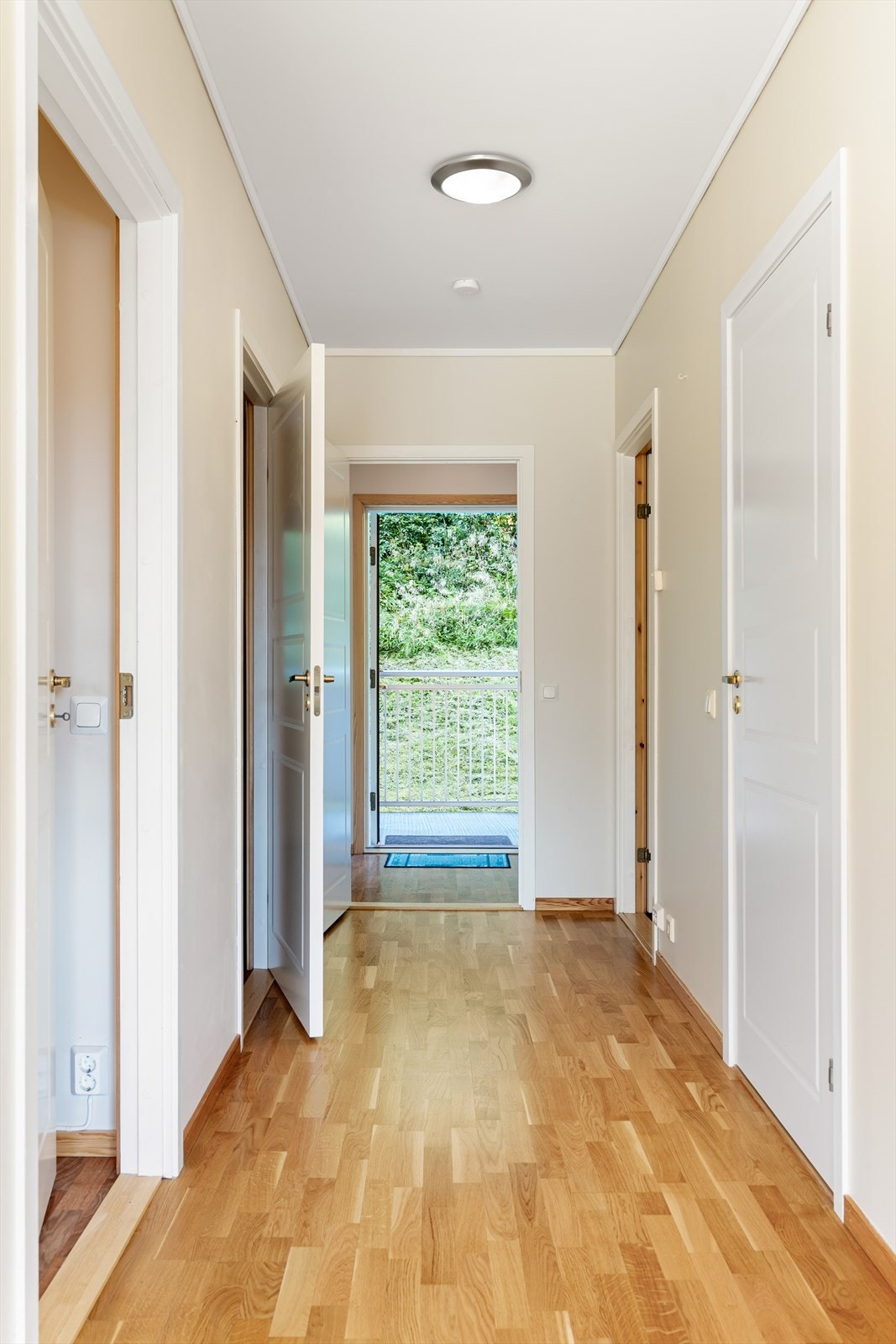 Leiligheten oppvarmes via vannbåren gulvvarme i alle rom. Oppvarming er inkludert i de månedlige felleskostnadene. Galleribilde