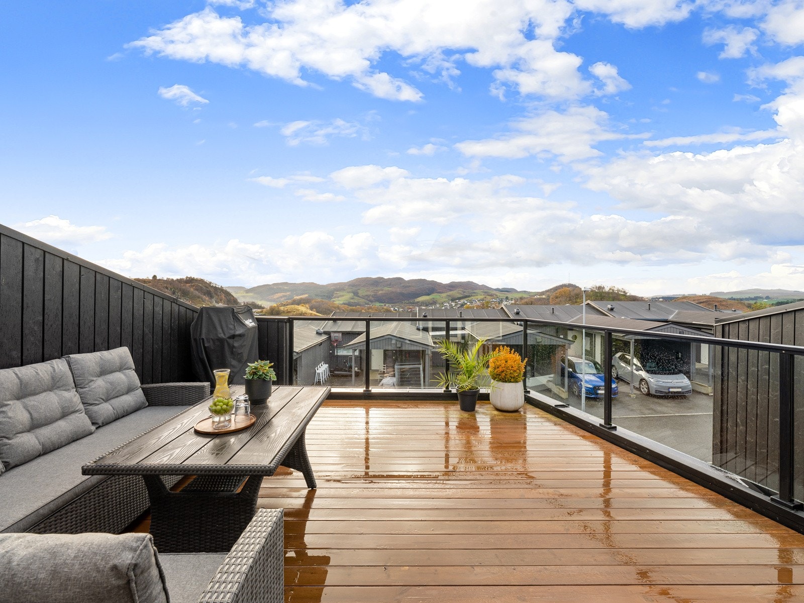 Velkommen til Konvallveien 14 | Lekkert rekkehus over 2 etasjer, med gjennomført standard og nydelig terrasse Galleribilde