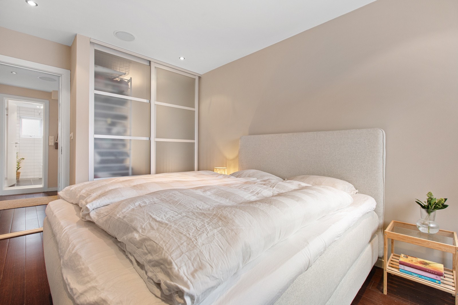 Dette soverommet har tilhørende garderobe. Galleribilde