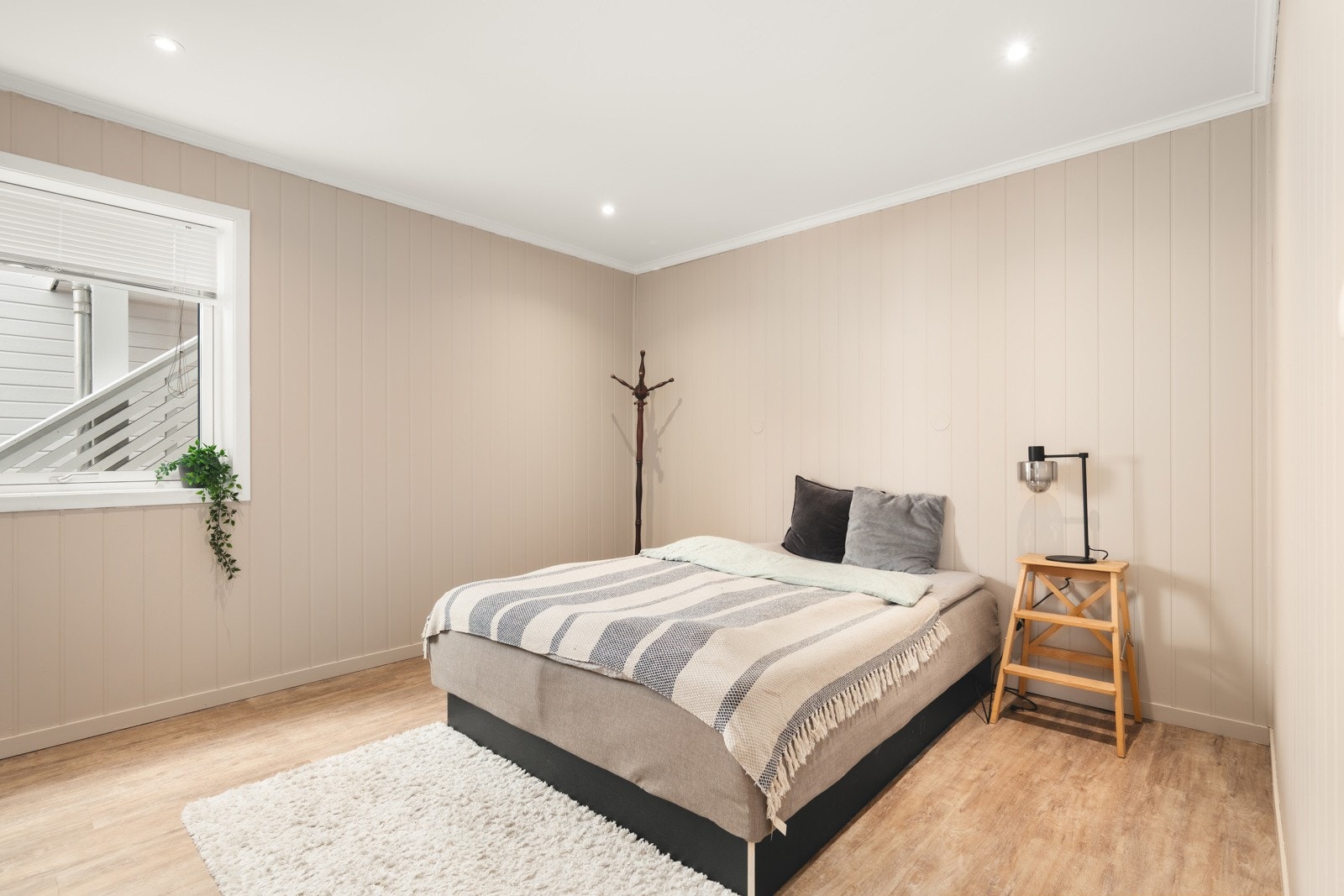 Lyst og innbydende soverom. Galleribilde