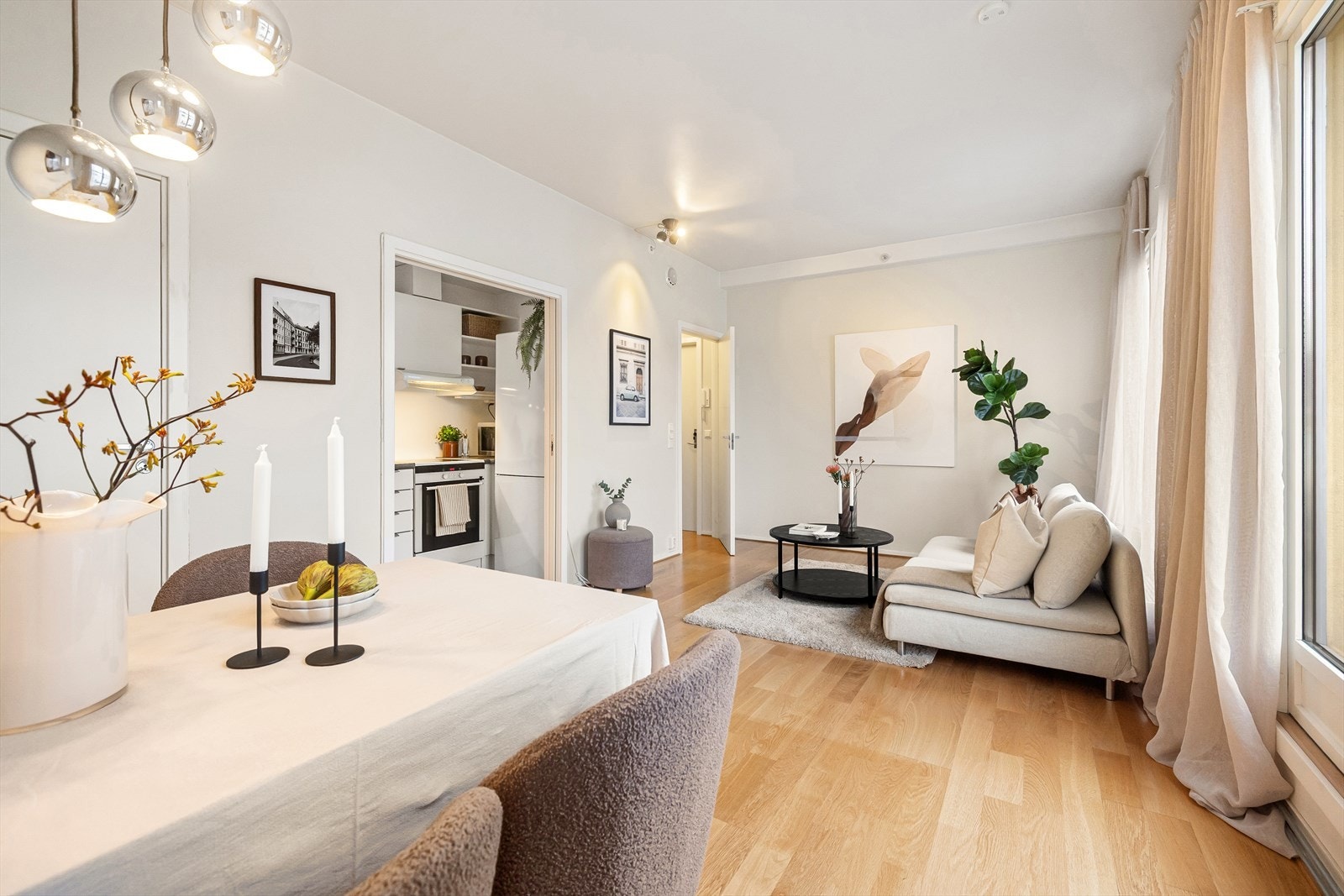 Rommets naturlige planløsning gjør det enkelt å innrede. Galleribilde