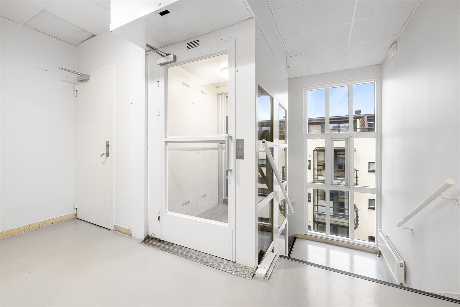 Heisadkomst. Galleribilde