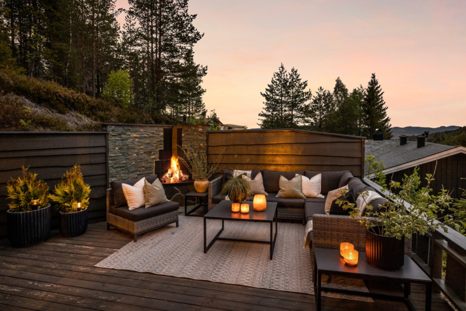 Utepeisen på terrassen gir ekstra stemning til kveldskosen. Galleribilde