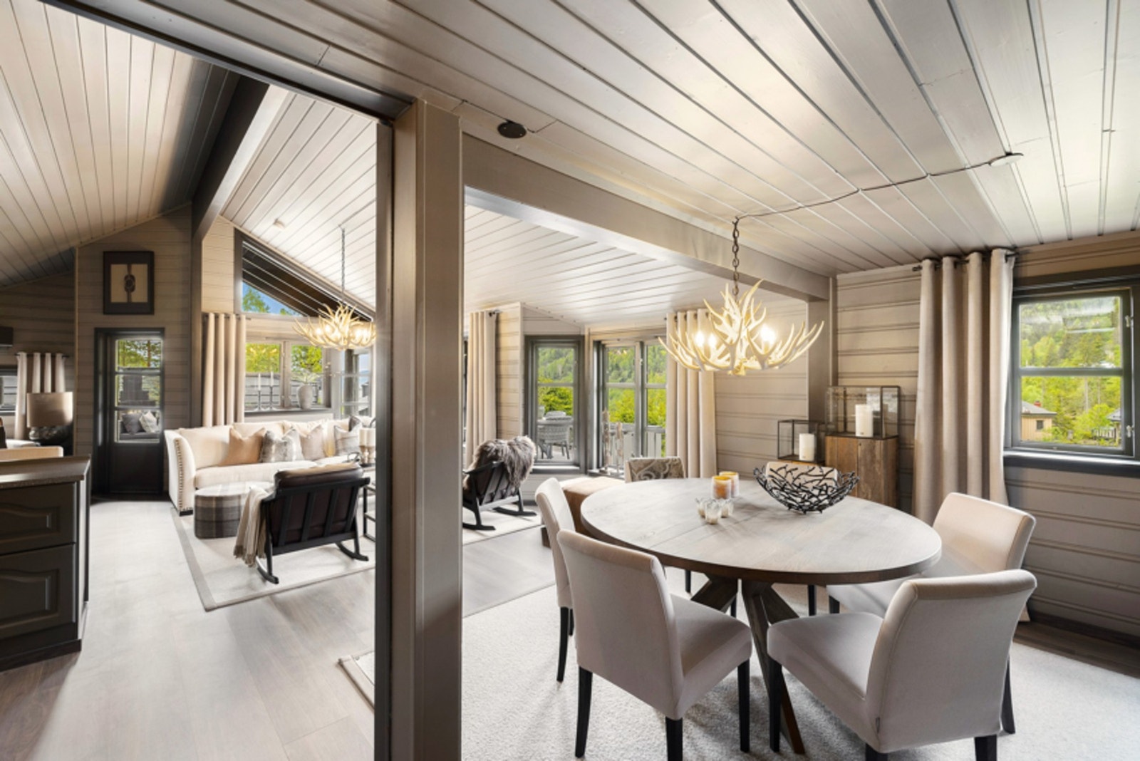 Fargepaletten er varm og delikat i alle rom. Galleribilde