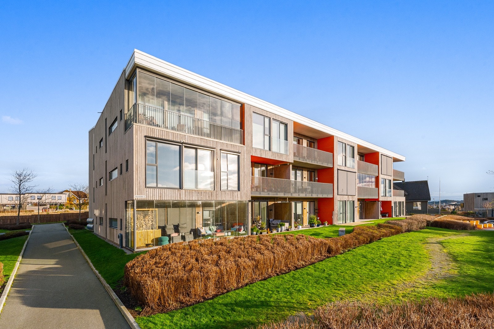 Stedet er et område i vekst, og her har du nærhet til de fleste ting du måtte trenge i hverdagen. Galleribilde