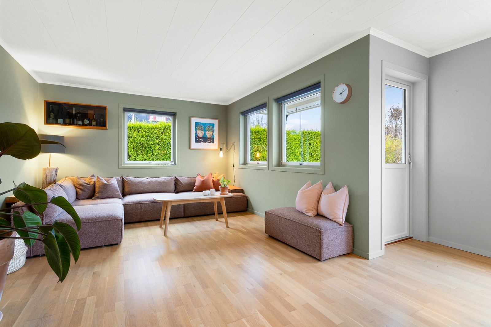 Fra stuen er det utgang til terrassen Galleribilde