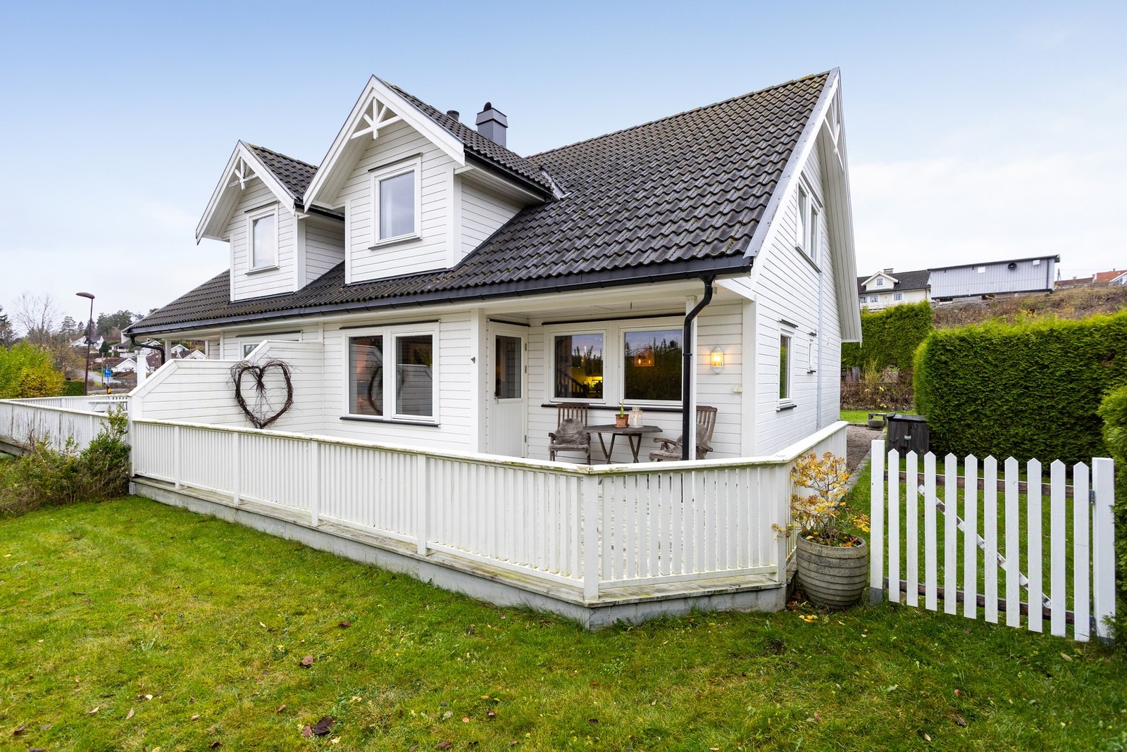 PrivatMegleren/v Eiendomsmegler/Partner Marius Lundeberg Enger har gleden av å presentere Hvalenkroken 29 - En fin halvpart av tomannsbolig i et ettertraktet boligområde, rett ved Eidangerfjorden.
Foto: Tor Helge Thorsen Galleribilde