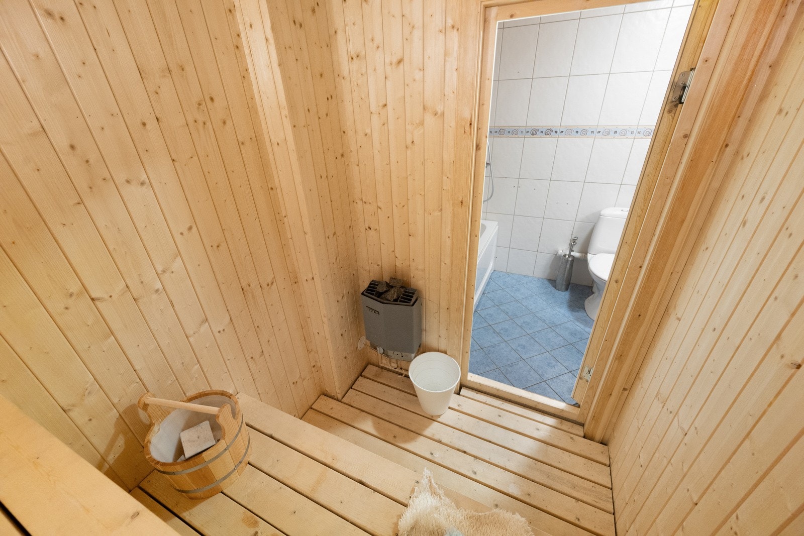 Badstue i sokkeletasje Galleribilde