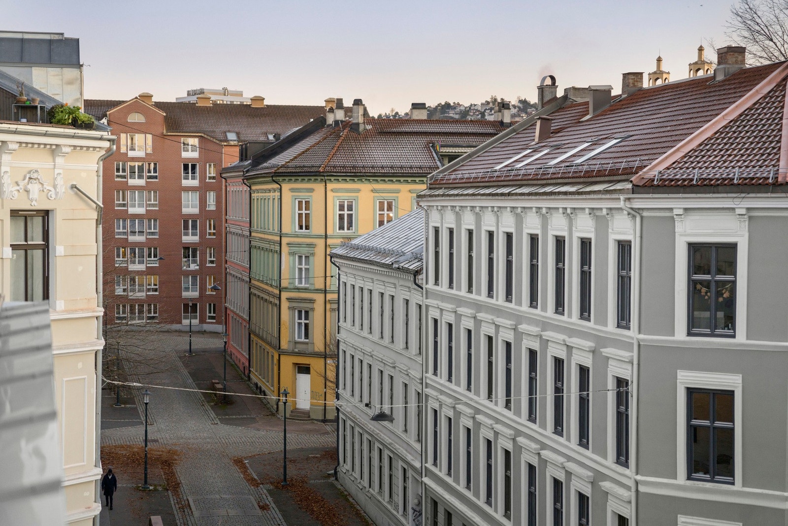 Leiligheten oppleves som høyt og fritt beliggende, uten sjenerende innsyn. Galleribilde