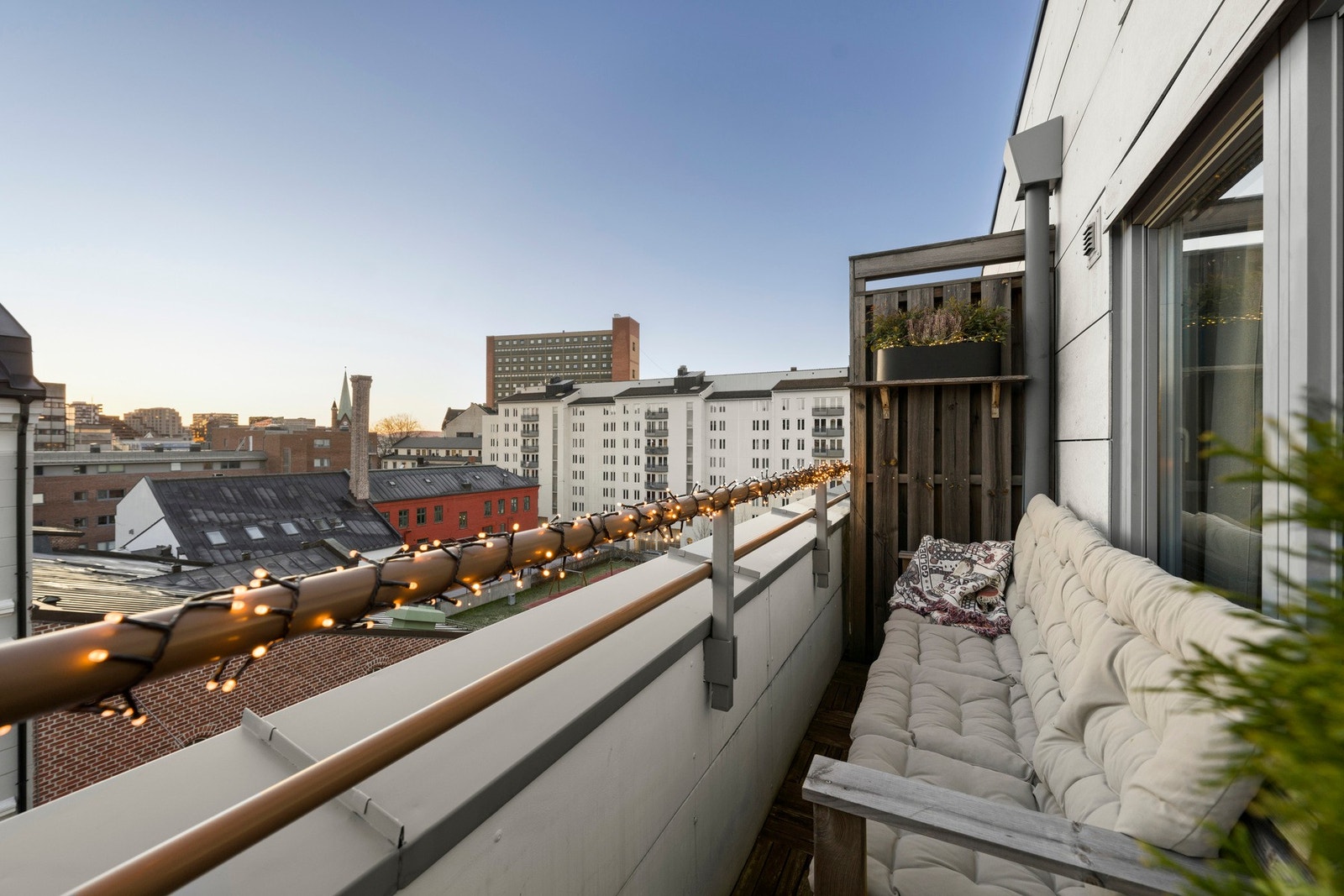 Leiligheten har vestvendt balkong og svært lave felleskostnader. Galleribilde