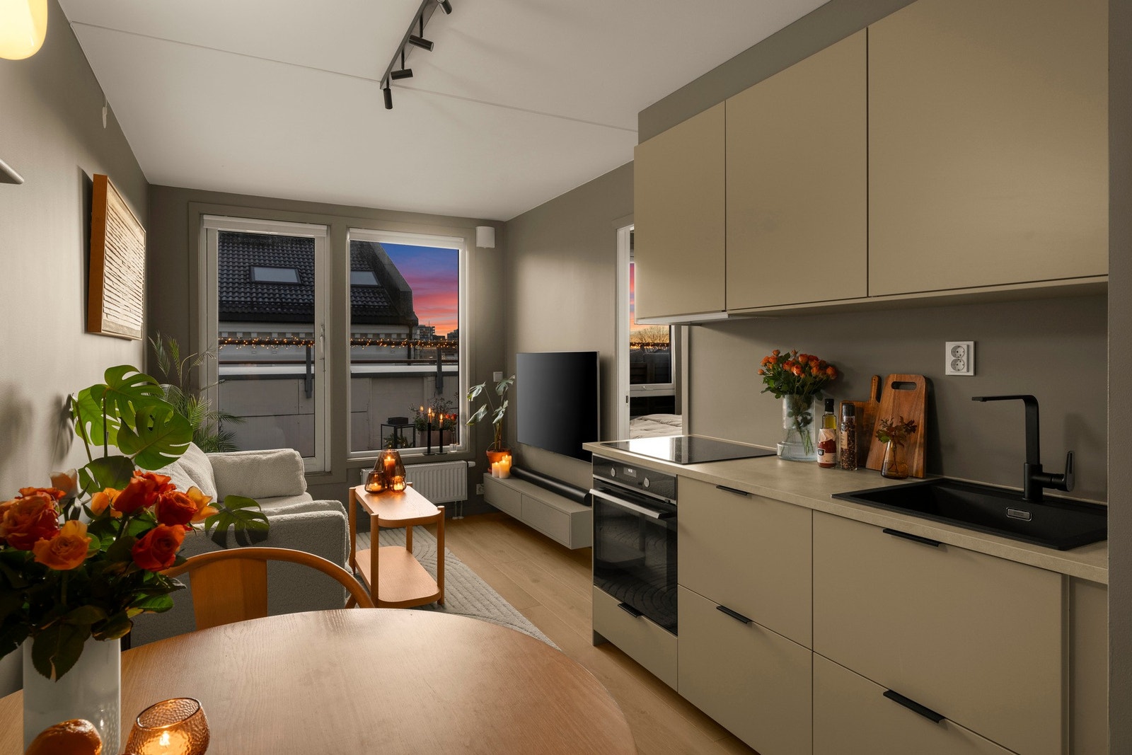 Velkommen til en lekker og gjennomført 2-roms med fantastisk utsikt over Bracode! Galleribilde