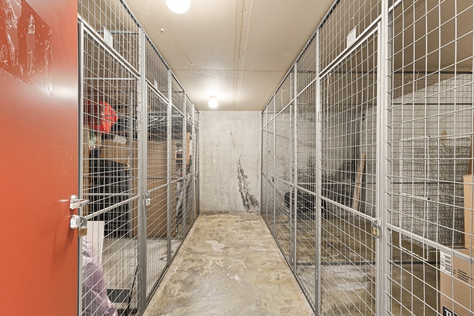 Tilhørende leiligheten er det bod i kjeller. Galleribilde