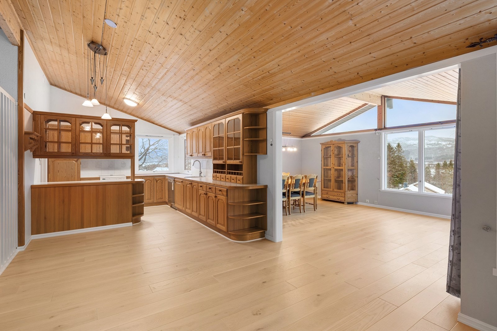 Hovedetasjen har en praktisk løsning med alle funksjoner på ett plan Galleribilde