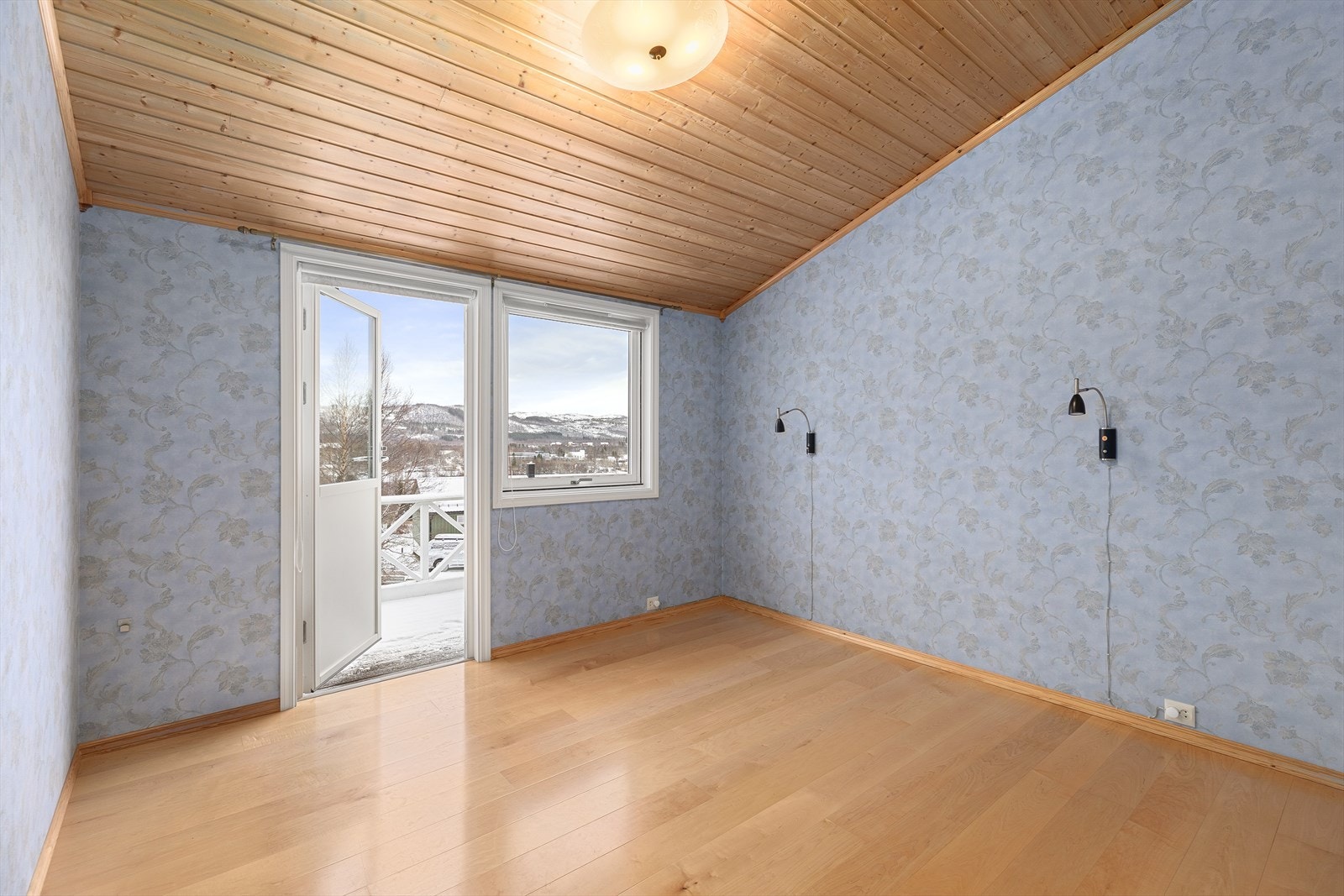 Soverom 3 med utgang til terrassen Galleribilde