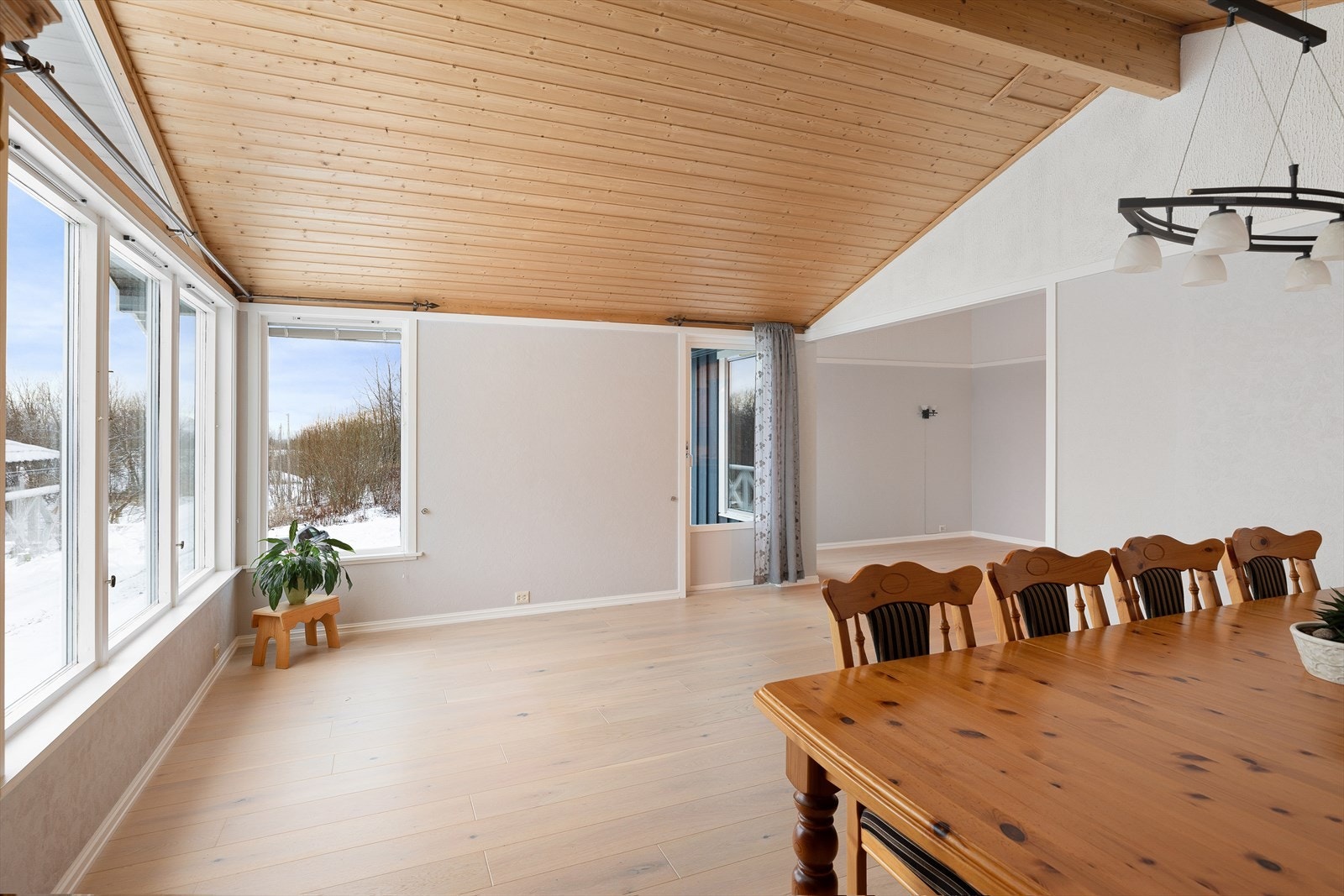 Utgang til terrassen fra stuen Galleribilde