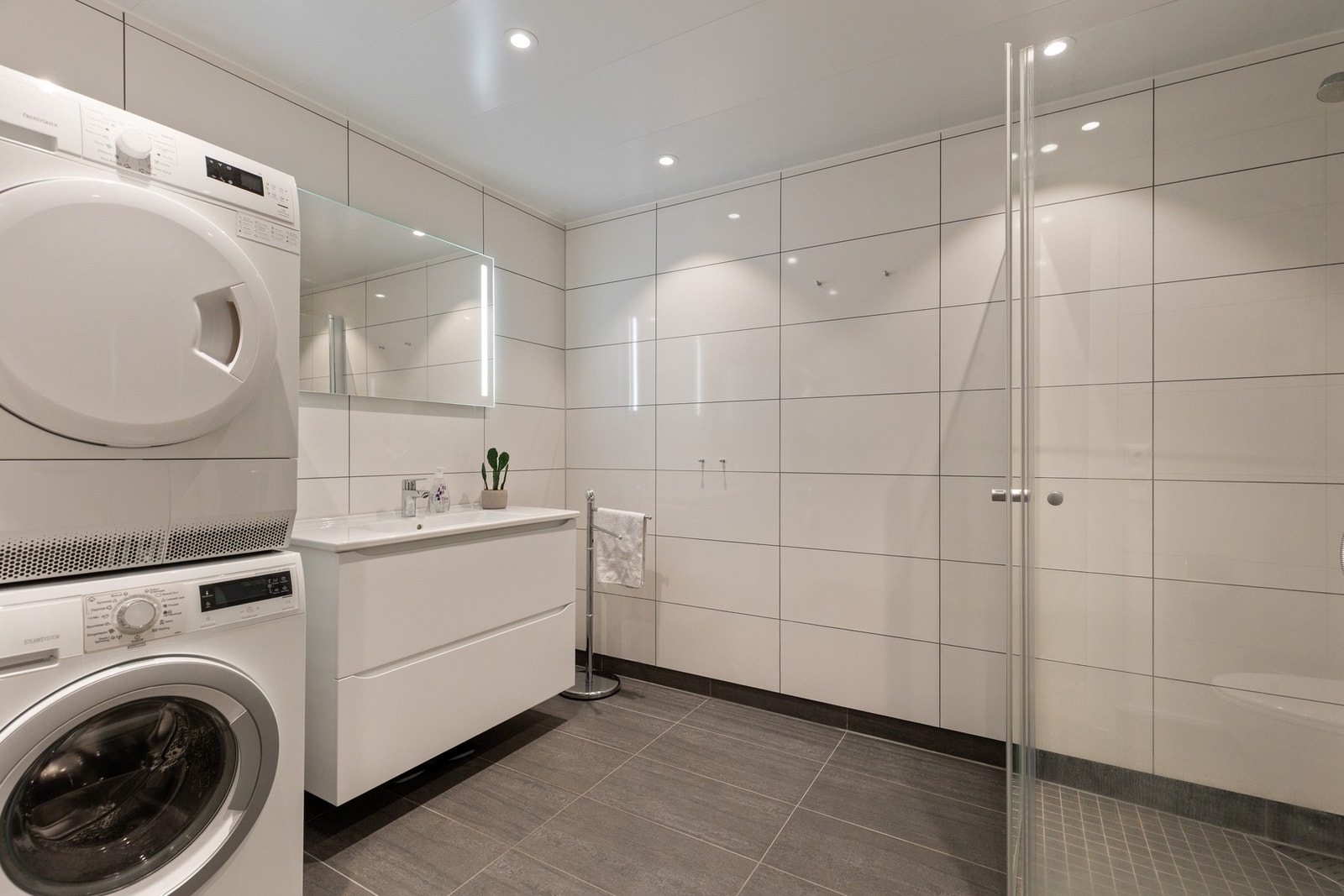 Flott flislagt bad Galleribilde