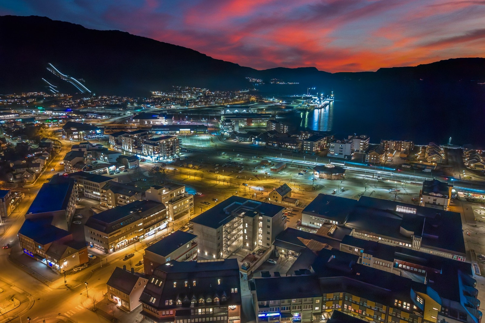 Bo i et bygg fra 2023 i hjerte av sentrum. Her har du "alt" tilgjengelig like utenfor døren Galleribilde