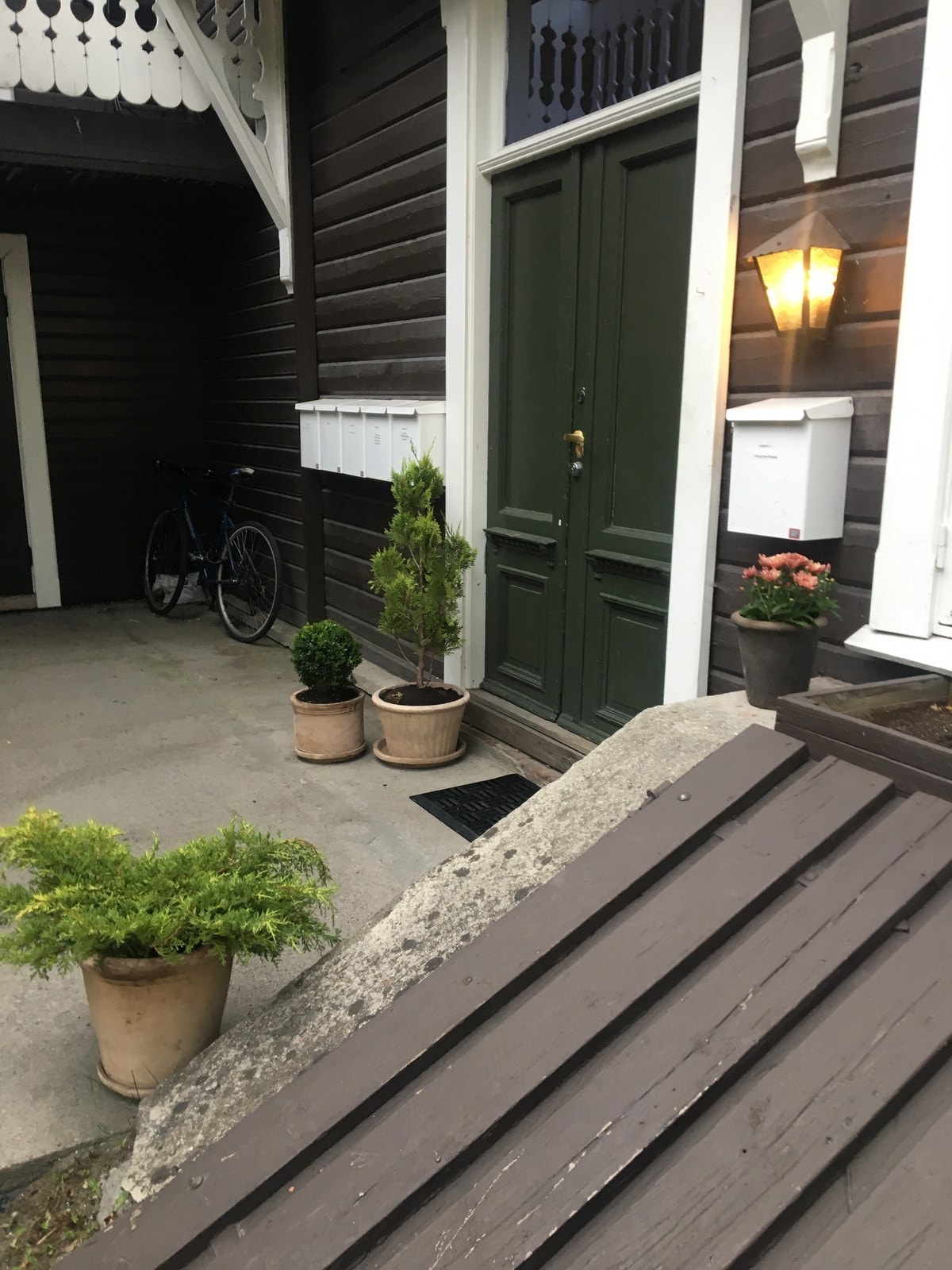 Leiligheten ligger i en veldrevet gård med totalt seks leiligheter Galleribilde