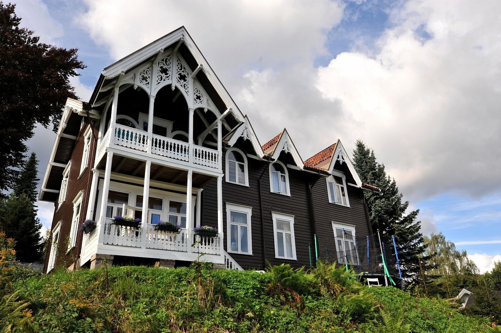 3. Strøm terrasse 1 er et godt vedlikeholdt og ærverdig bygg Galleribilde