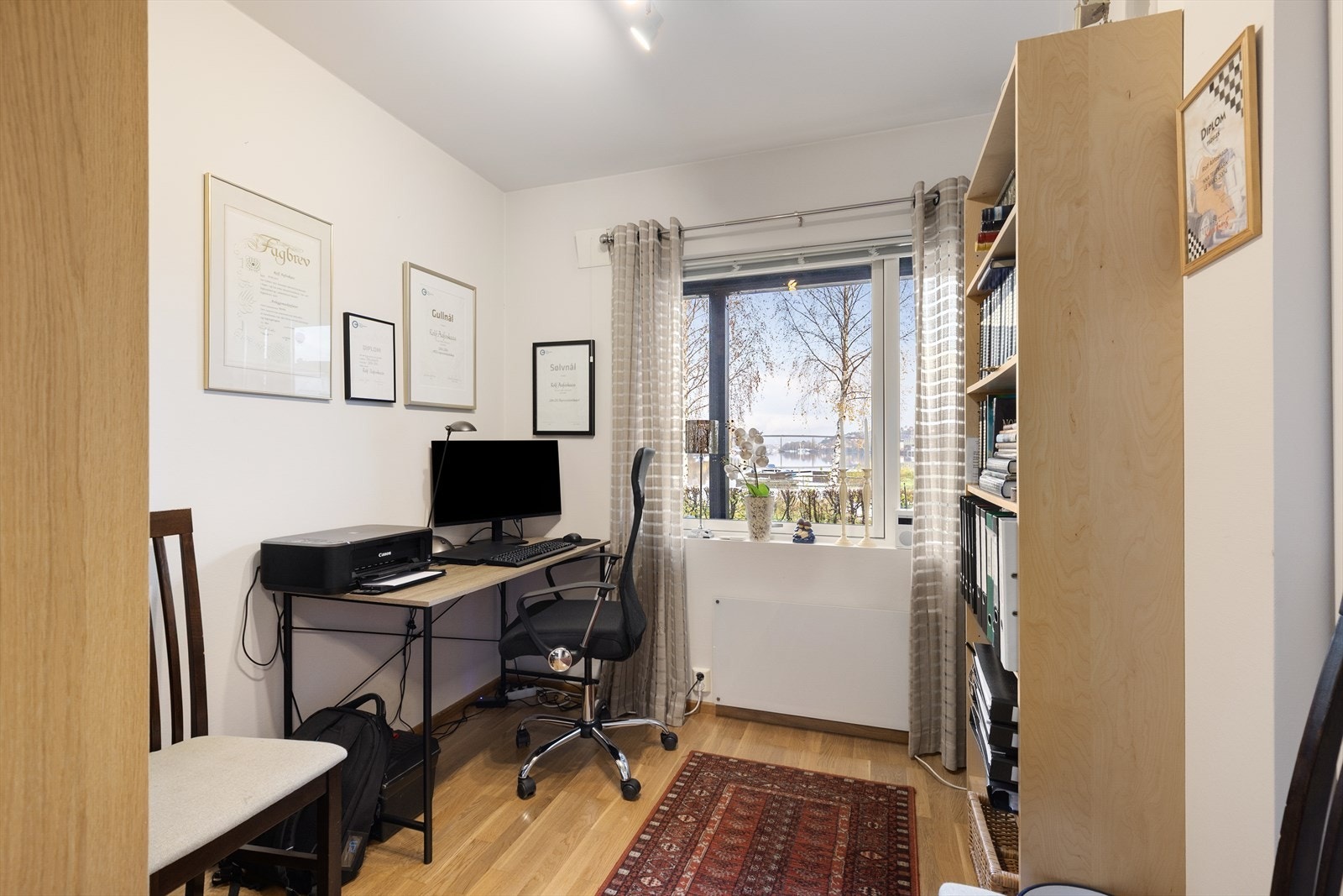 Soverom nr. 2 som i dag er innredet som kontor. Galleribilde