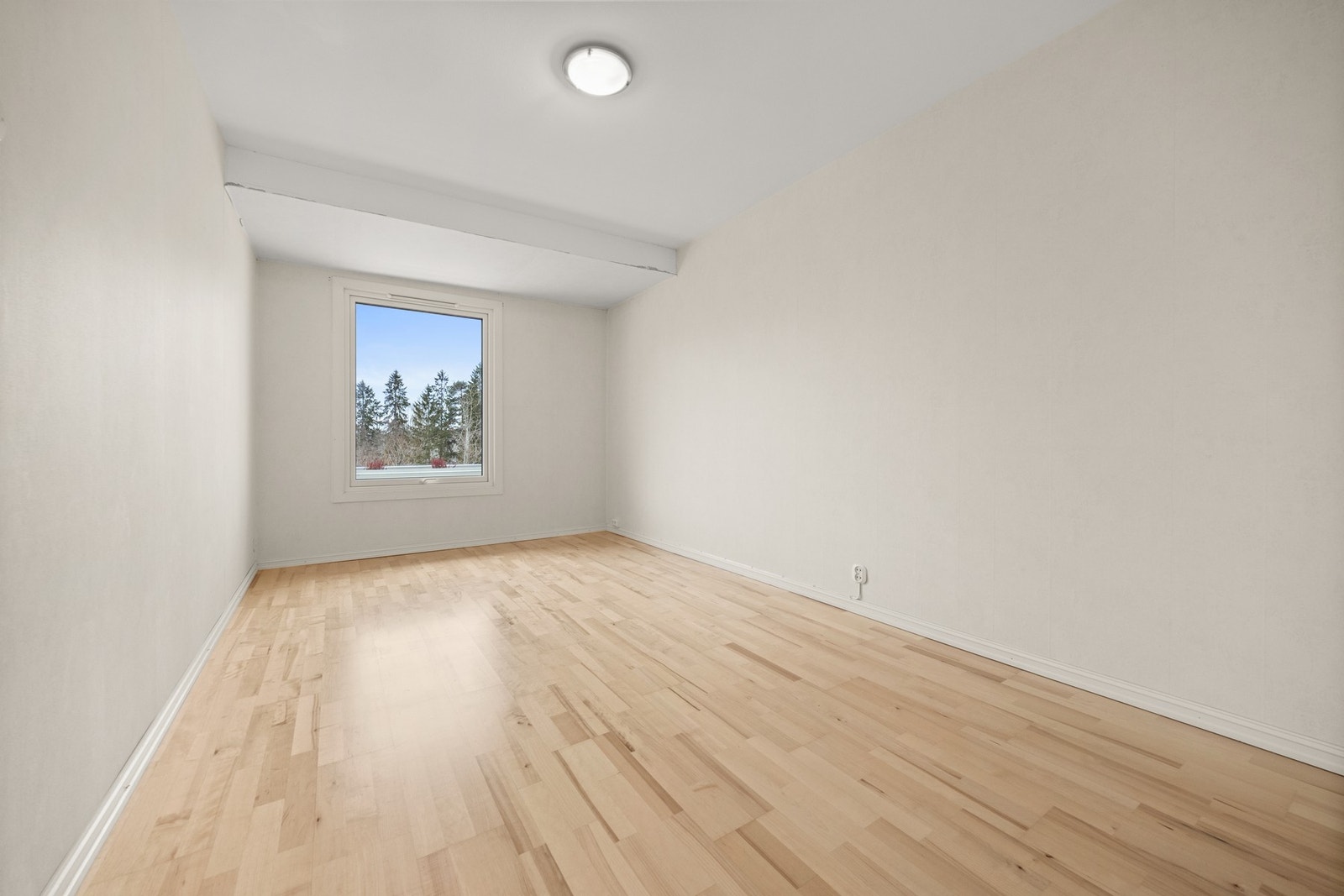 Boligen har til sammen tre gode soverom som gir fleksible løsninger for ulike behov. Galleribilde