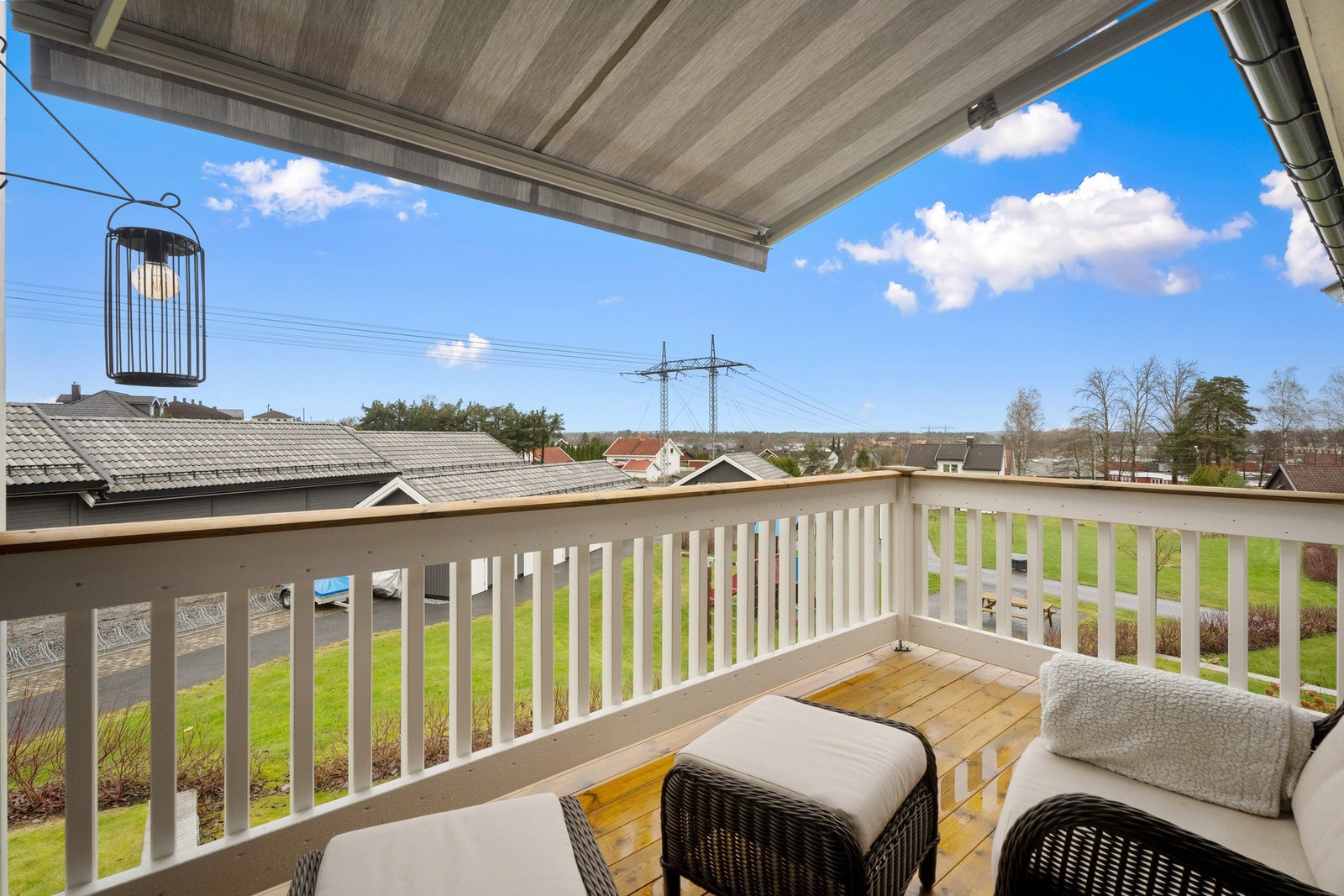 Direkte fra stuen finner man balkongen på 7 kvm. Galleribilde