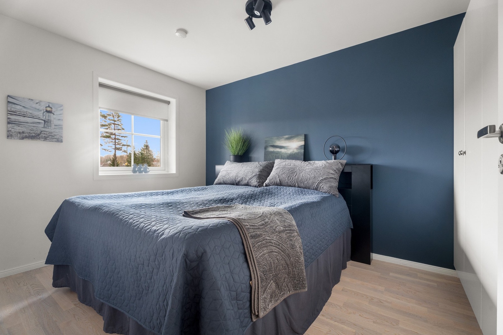 Hovedsoverom på nesten 10 kvm. Galleribilde