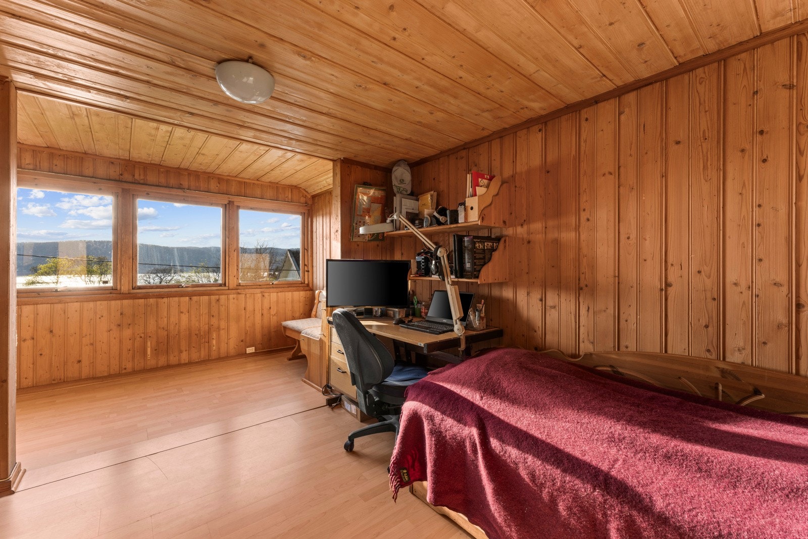 Tre soverom i annen etasje Galleribilde