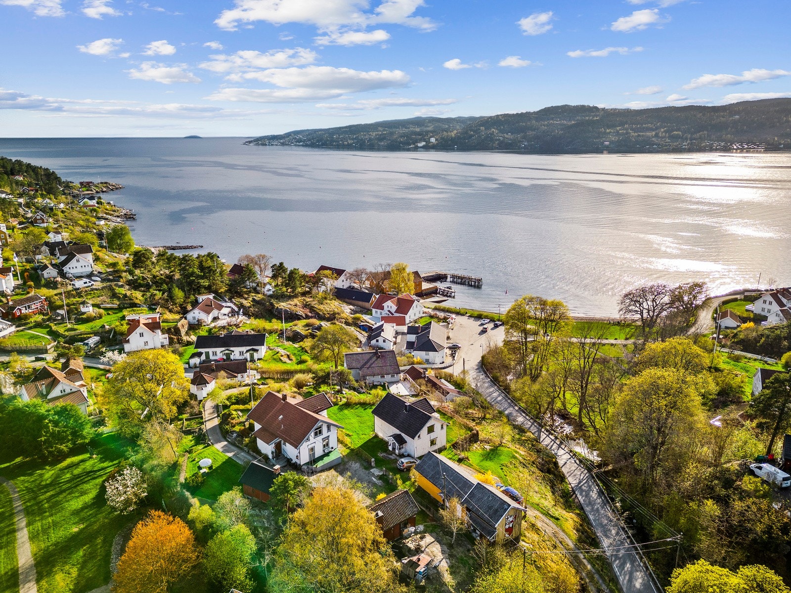 Sjøen er i stadig forandring - man blir aldri lei av en slik utsikt Galleribilde
