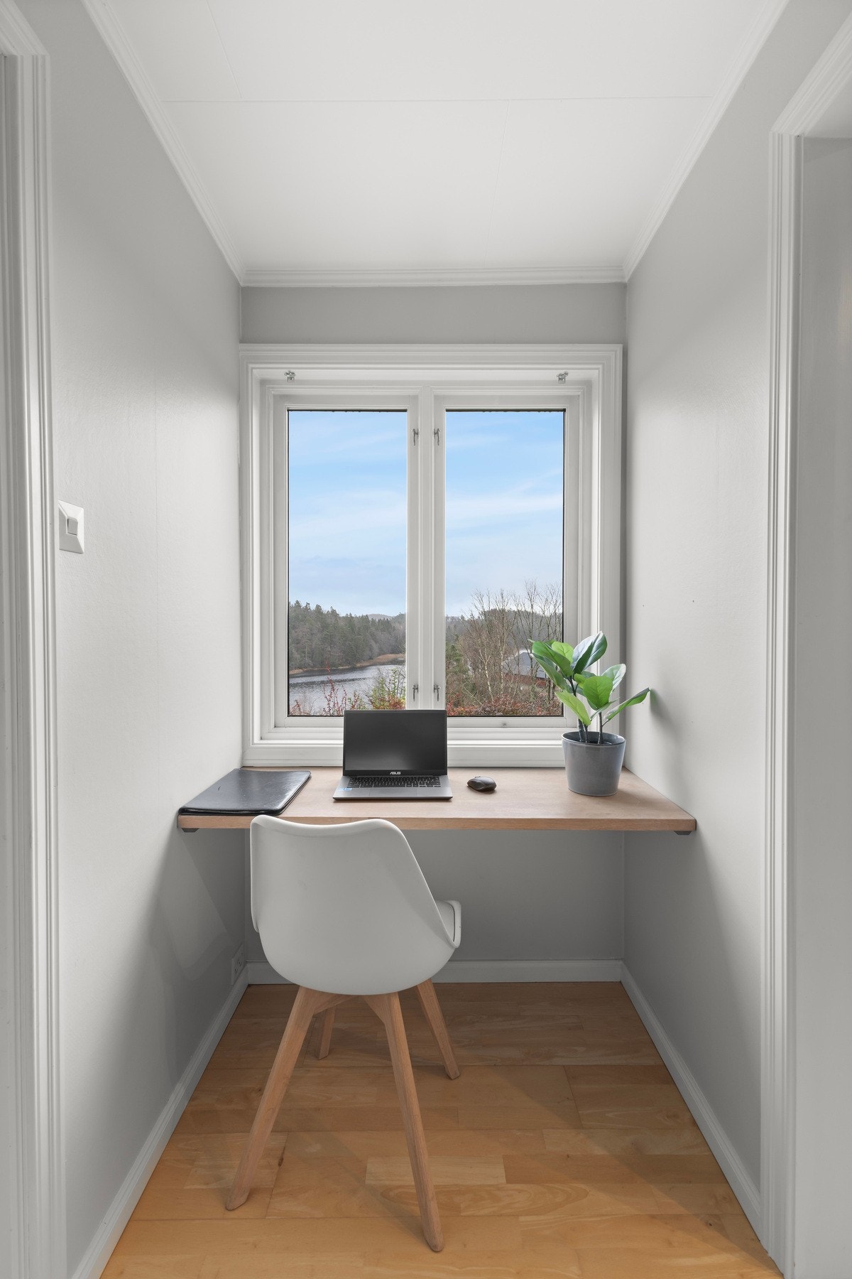 liten gang som passer perfekt til kontorkrok eller lesesone. Galleribilde