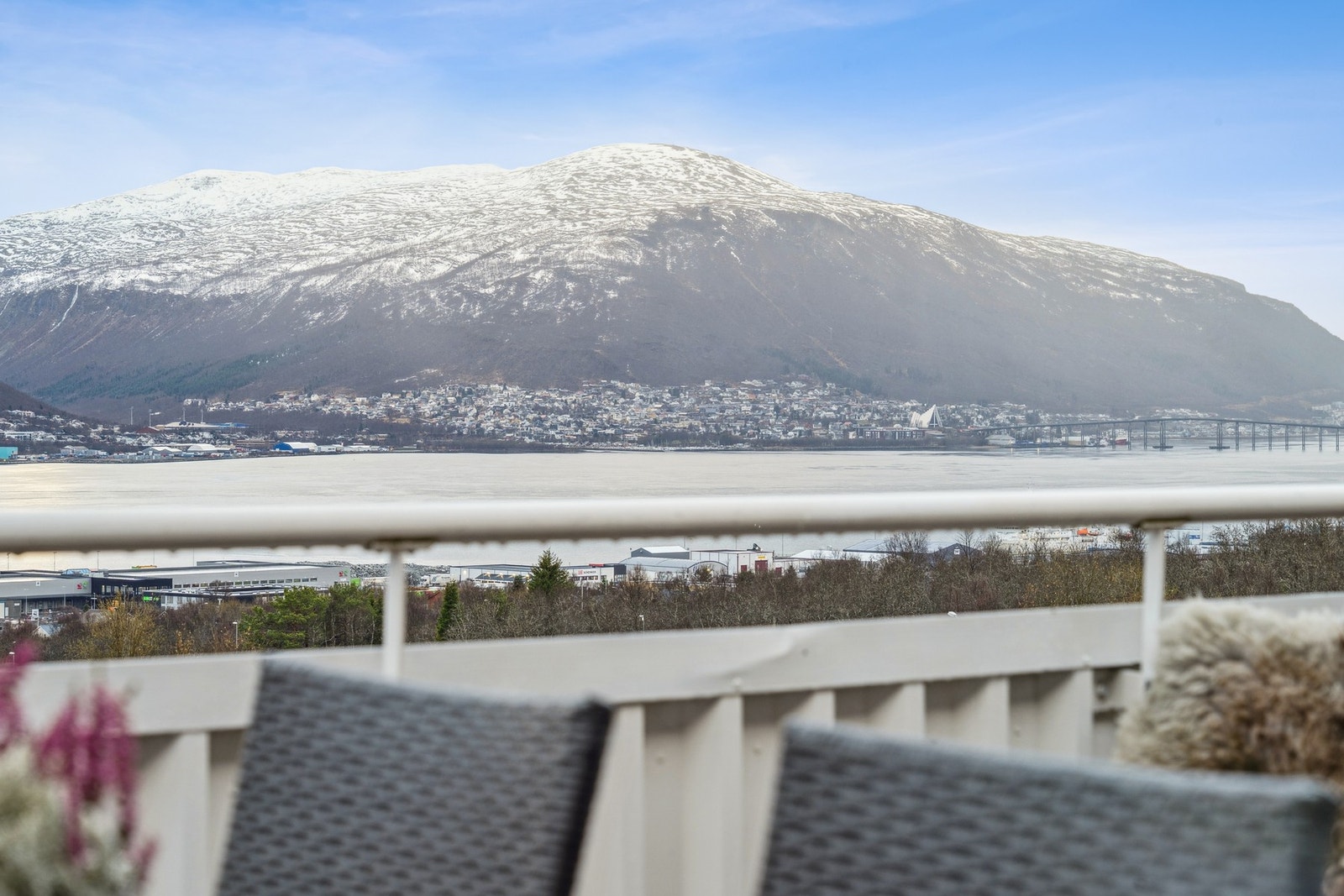 Utsikt fra balkong Galleribilde