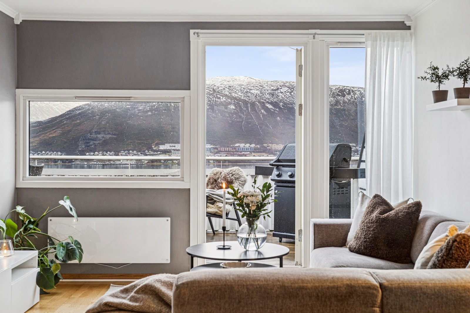 Det er flott utsikt fra stuen Galleribilde