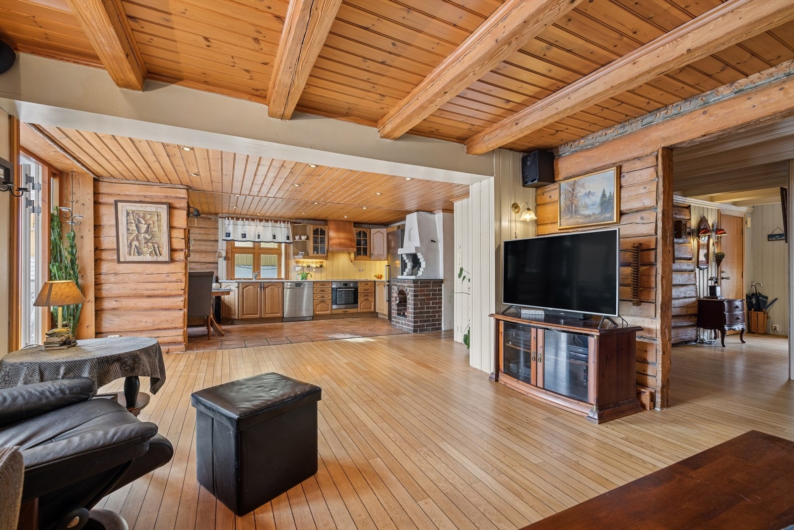 Her kan en blant annet innrede med stort spisebord, TV sone og godstoler, mulighetene er mange! Galleribilde