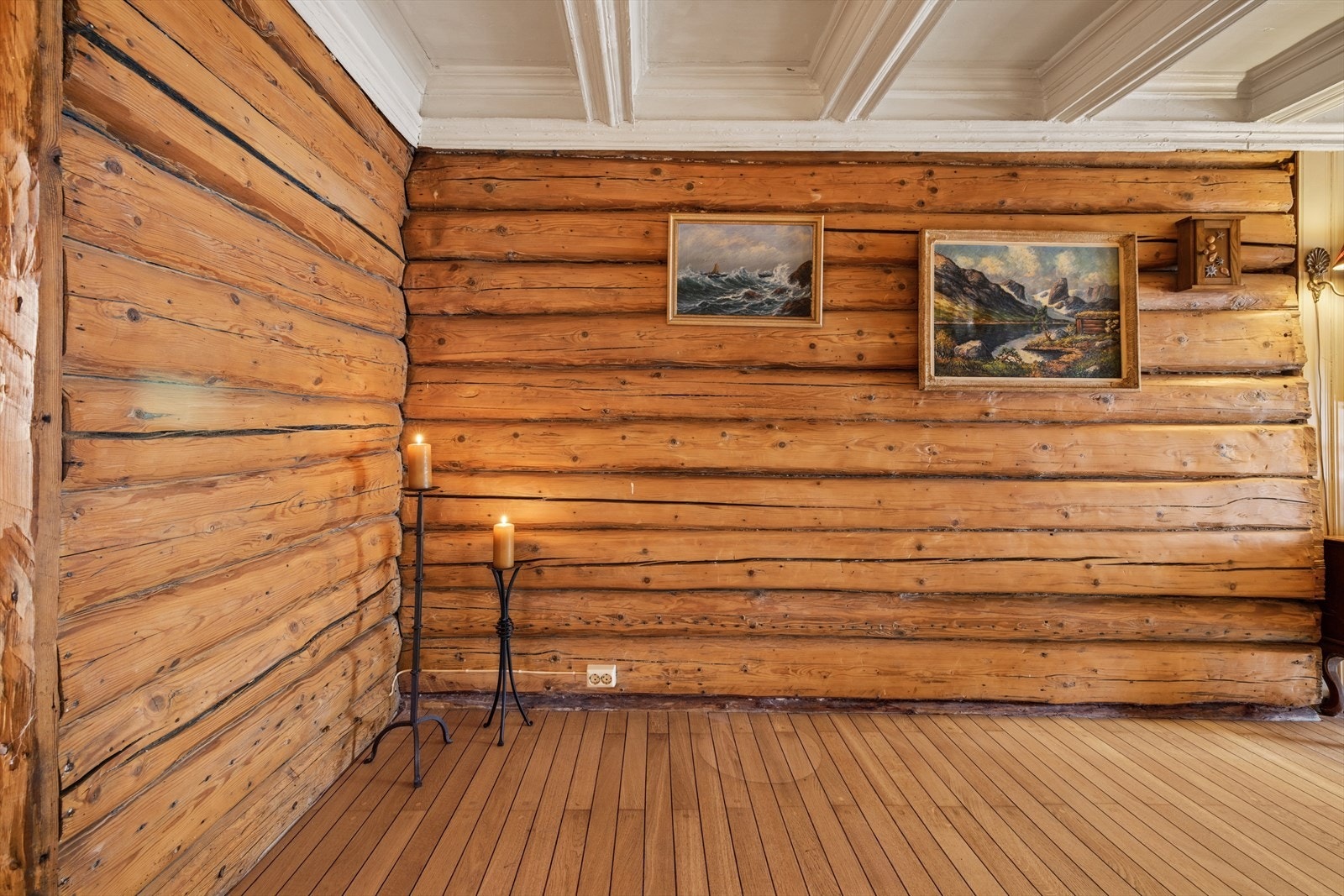 Gangen strekker seg pent innover boligen med fint og åpent areal som gir et perfekt utgangspunkt for innredning med garderobeløsninger. Galleribilde