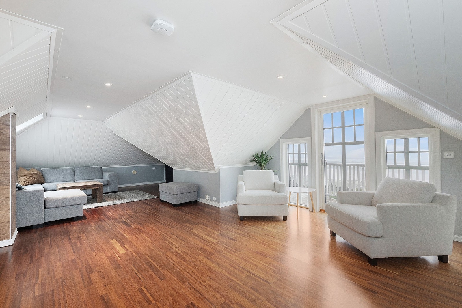 Loftstue med egen balkong Galleribilde